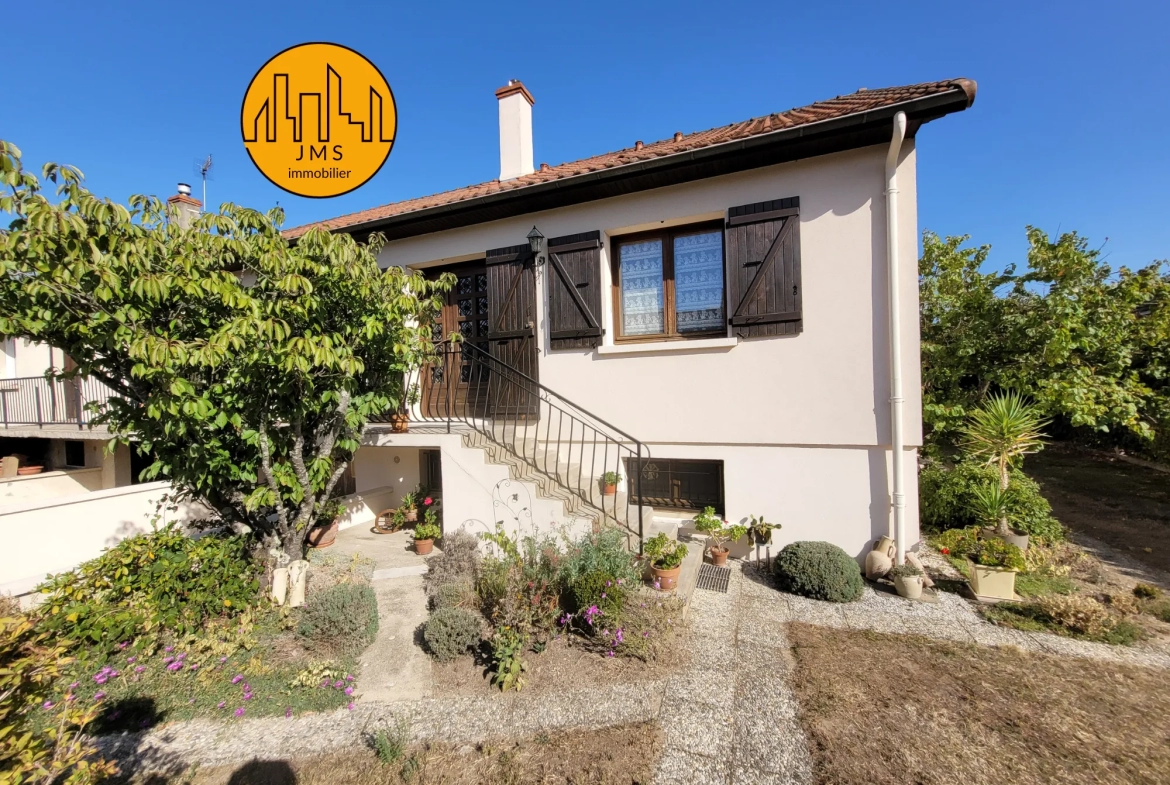 Maison Mitoyenne avec Jardin et Garage à Yzeure 