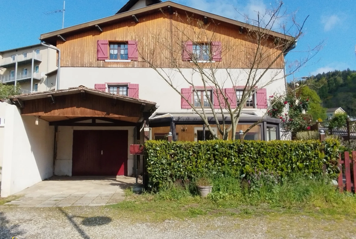 Belle Maison Familiale à Escoutoux - Parc Naturel Livradois Forez 