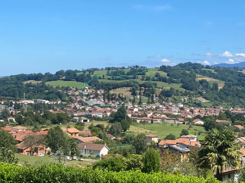 Terrain de 2061m2 à Saint-Girons avec Superbe Vue 