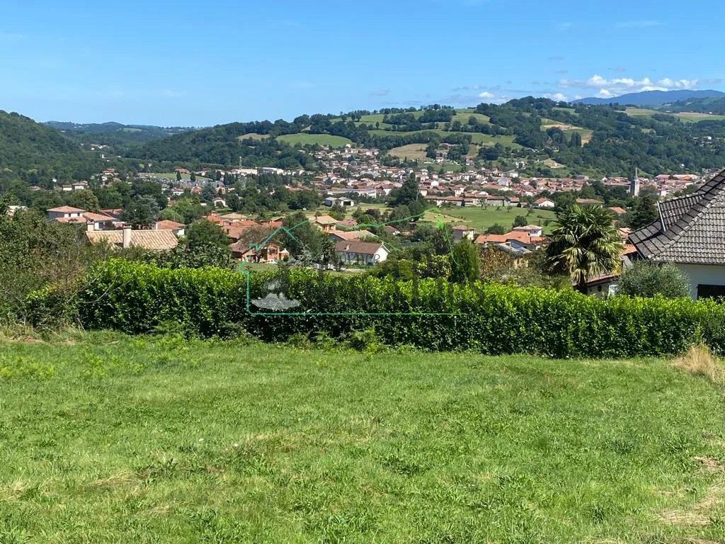 Terrain de 2061m2 à Saint-Girons avec Superbe Vue 