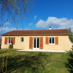 Maison de plain pied avec jardin à Mariol