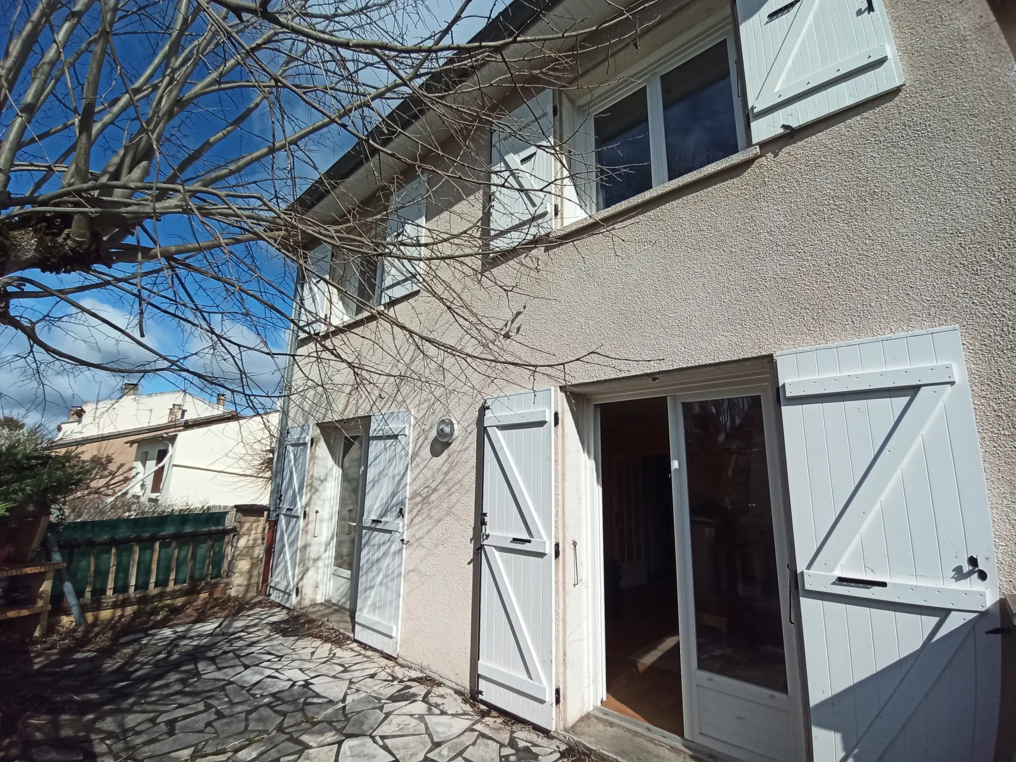 Belle Maison de Ville avec Jardin et Garage à Castres 