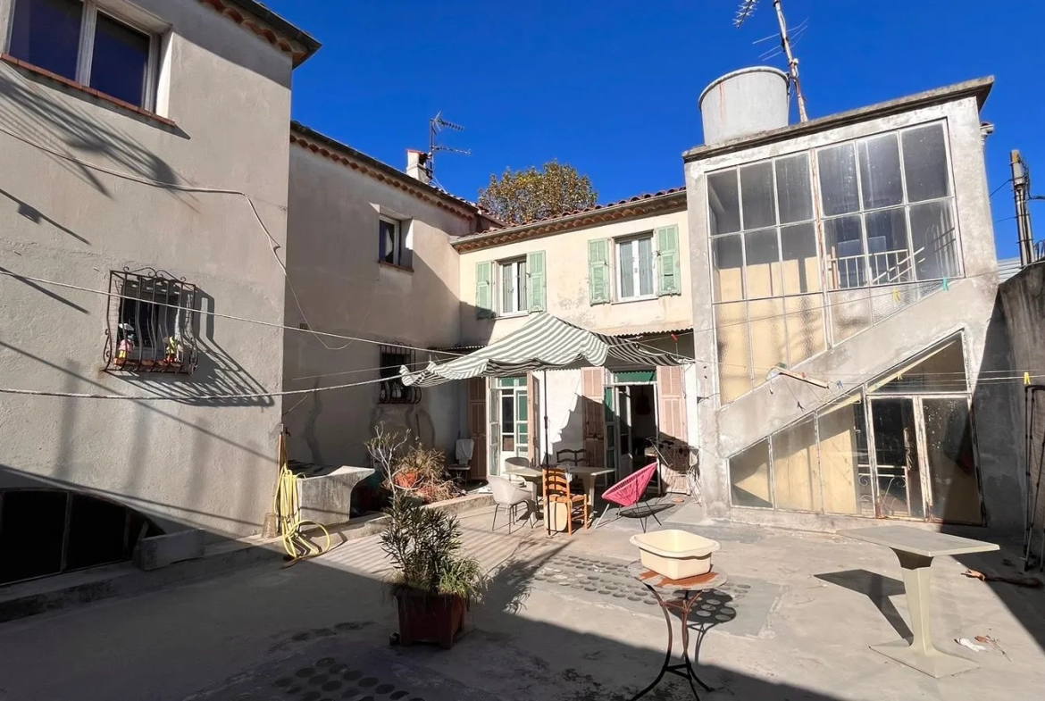 Appartement 3 pièces La Trinité avec garage et terrasse - Rare Opportunité ! 