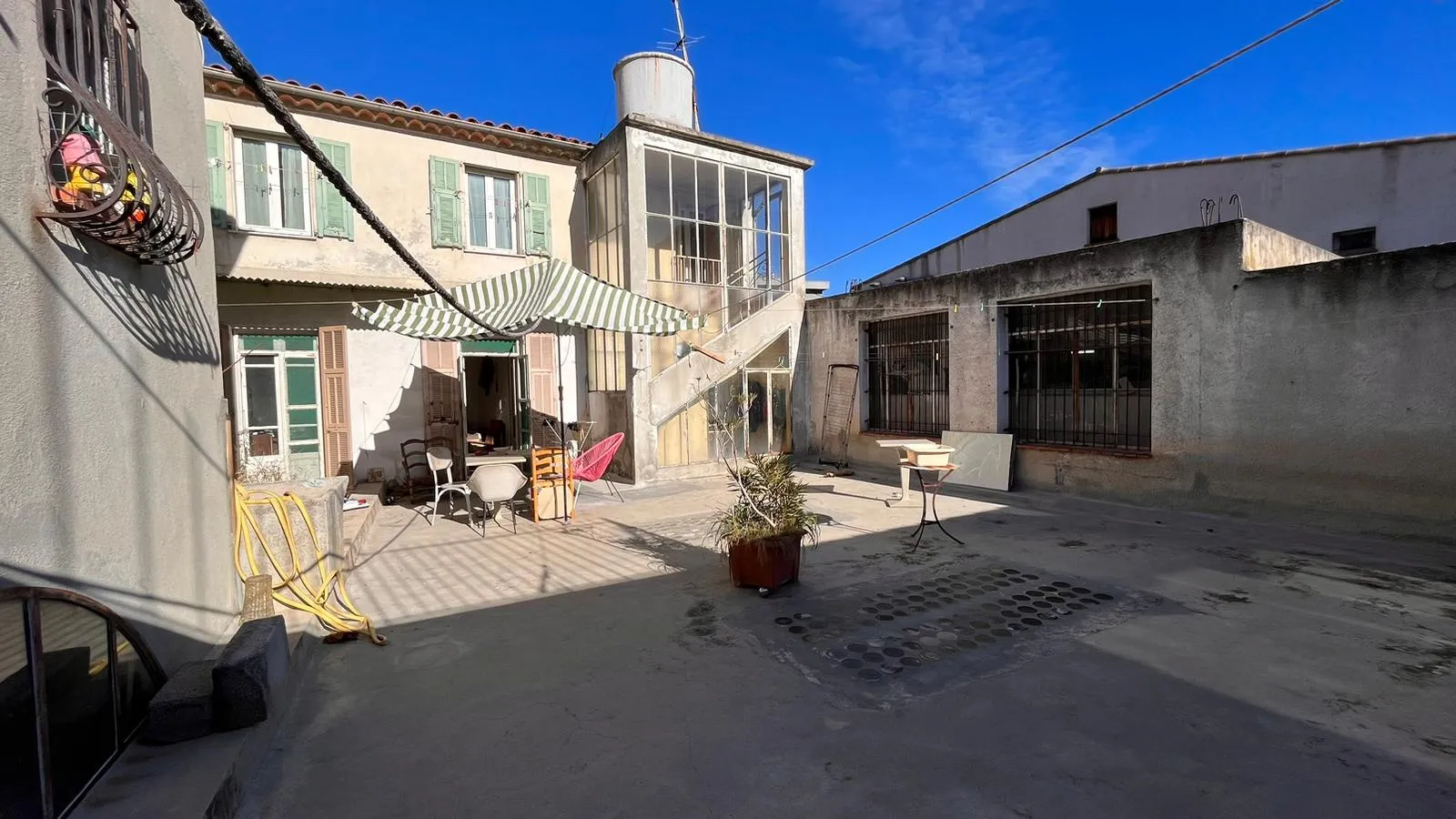 Appartement 3 pièces La Trinité avec garage et terrasse - Rare Opportunité ! 