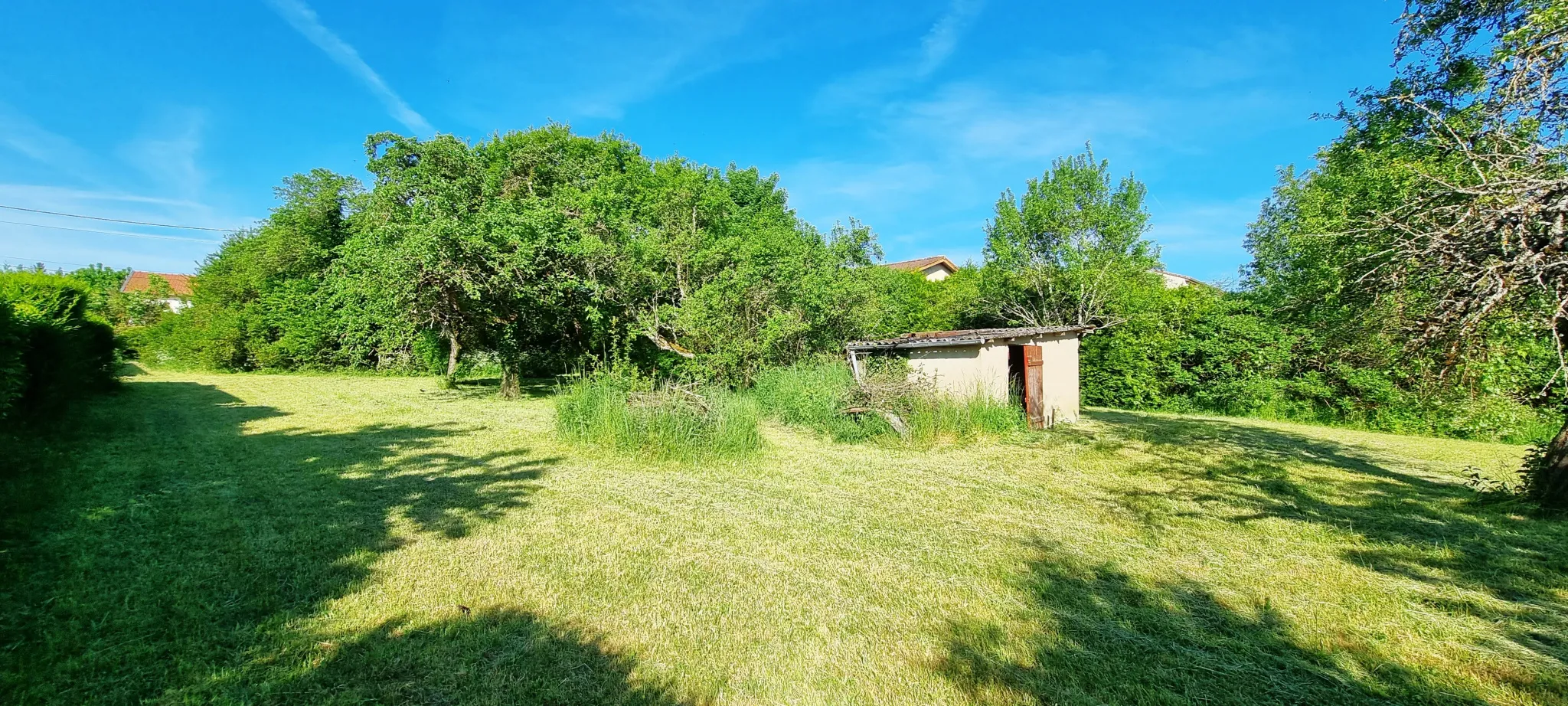 Terrain Constructible de 2282m2 à Verdun 