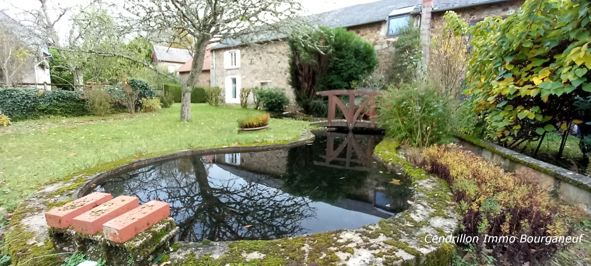 Fermette rénovée avec 2 chambres et terrain spacieux à St Dizier Leyrenne 