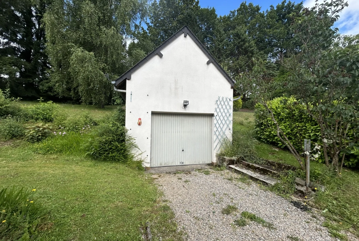 Maison de plain-pied avec garage à Egletons 