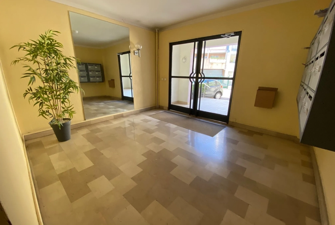 Appartement T2 à Nîmes Centre avec Loggia 