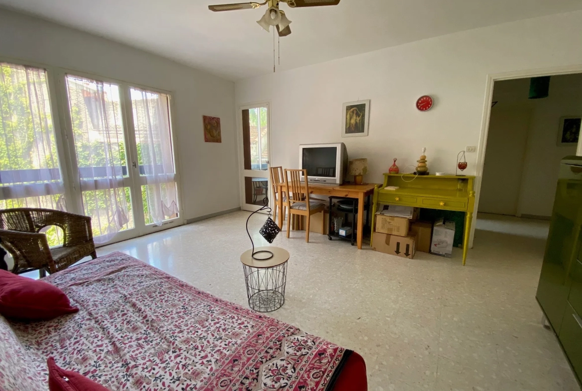 Appartement T2 à Nîmes Centre avec Loggia 