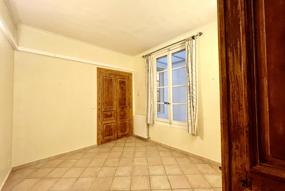 Vente bel appartement bourgeois Nîmes 4 chambres 