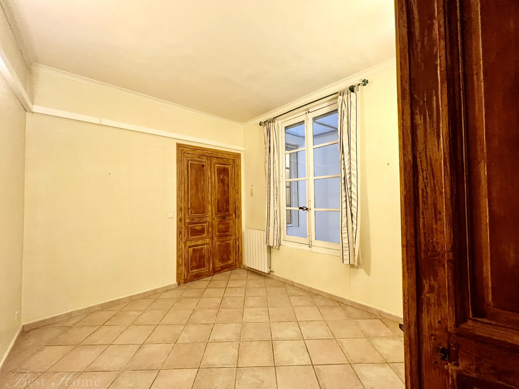 Vente bel appartement bourgeois Nîmes 4 chambres 