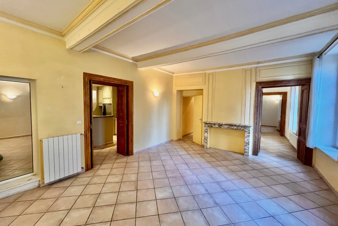 Vente bel appartement bourgeois Nîmes 4 chambres 