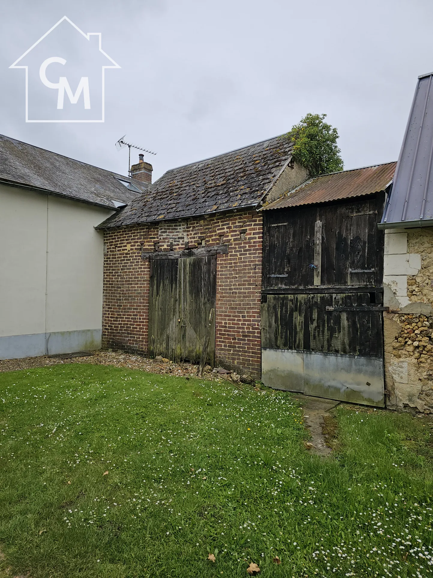 Charming Old House with Outbuilding in Savigny sur Braye 