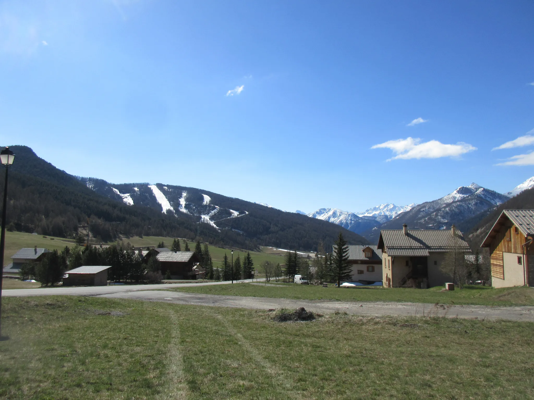 Terrain ensoleillé avec vue montagne à Arvieux 