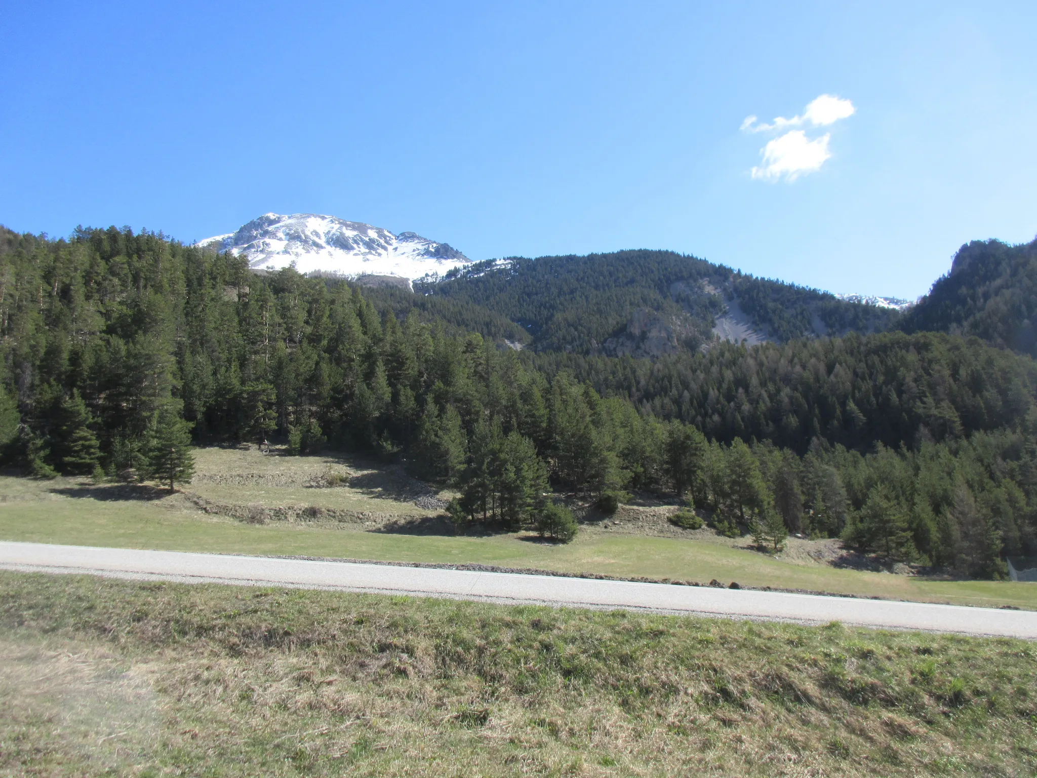 Terrain ensoleillé avec vue montagne à Arvieux 