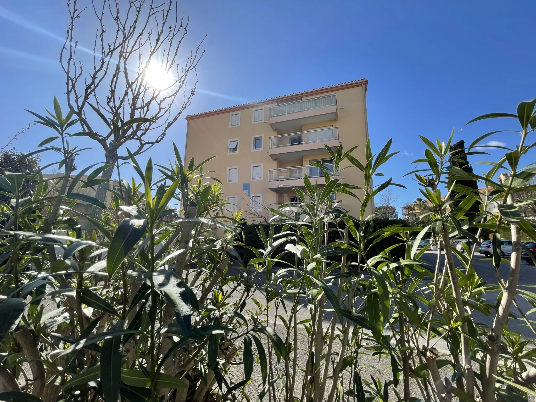 Appartement 2 pièces à Fréjus avec vue dégagée 