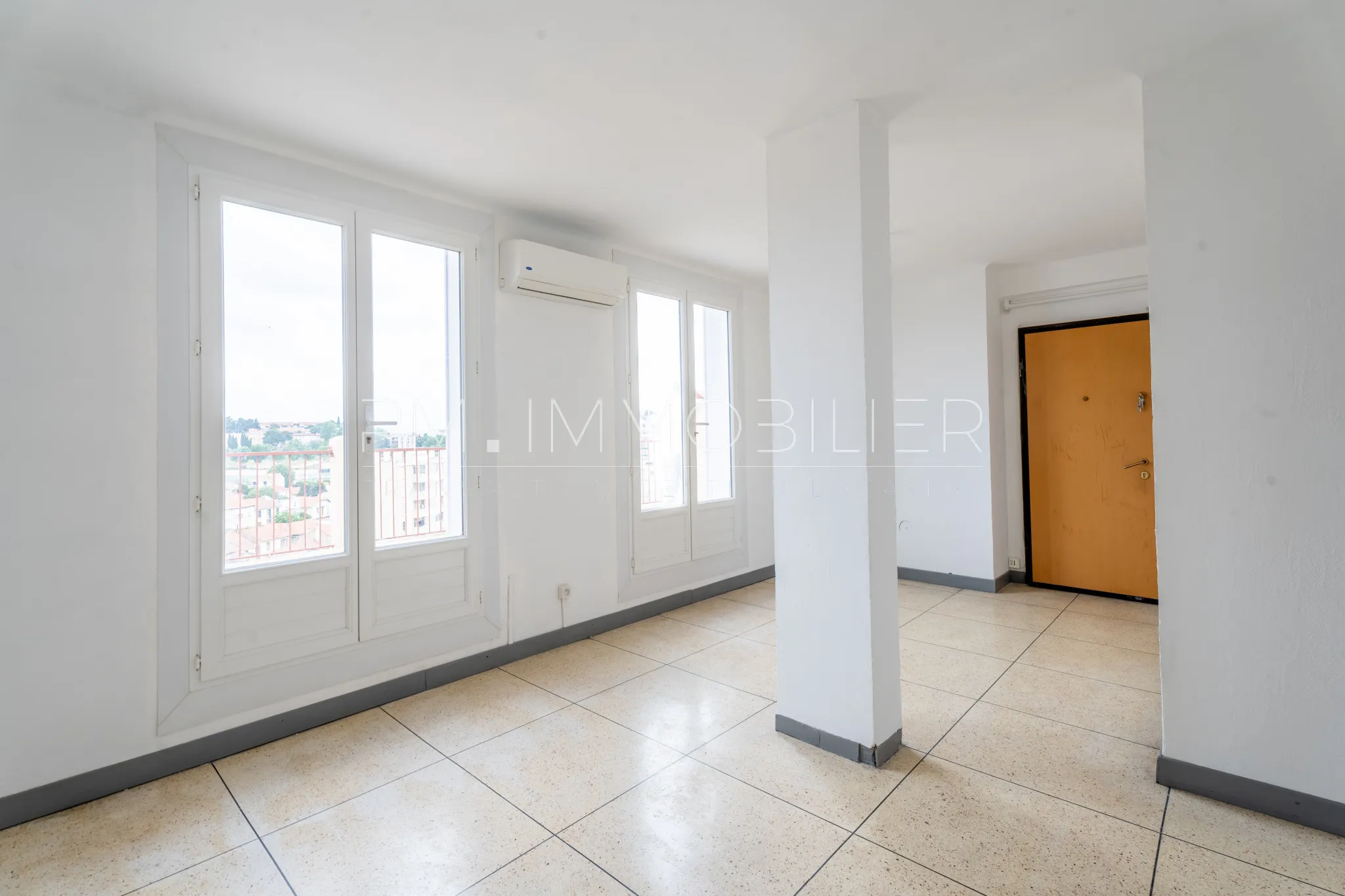 Appartement avec terrasse et vue panoramique à Marseille 13ème 