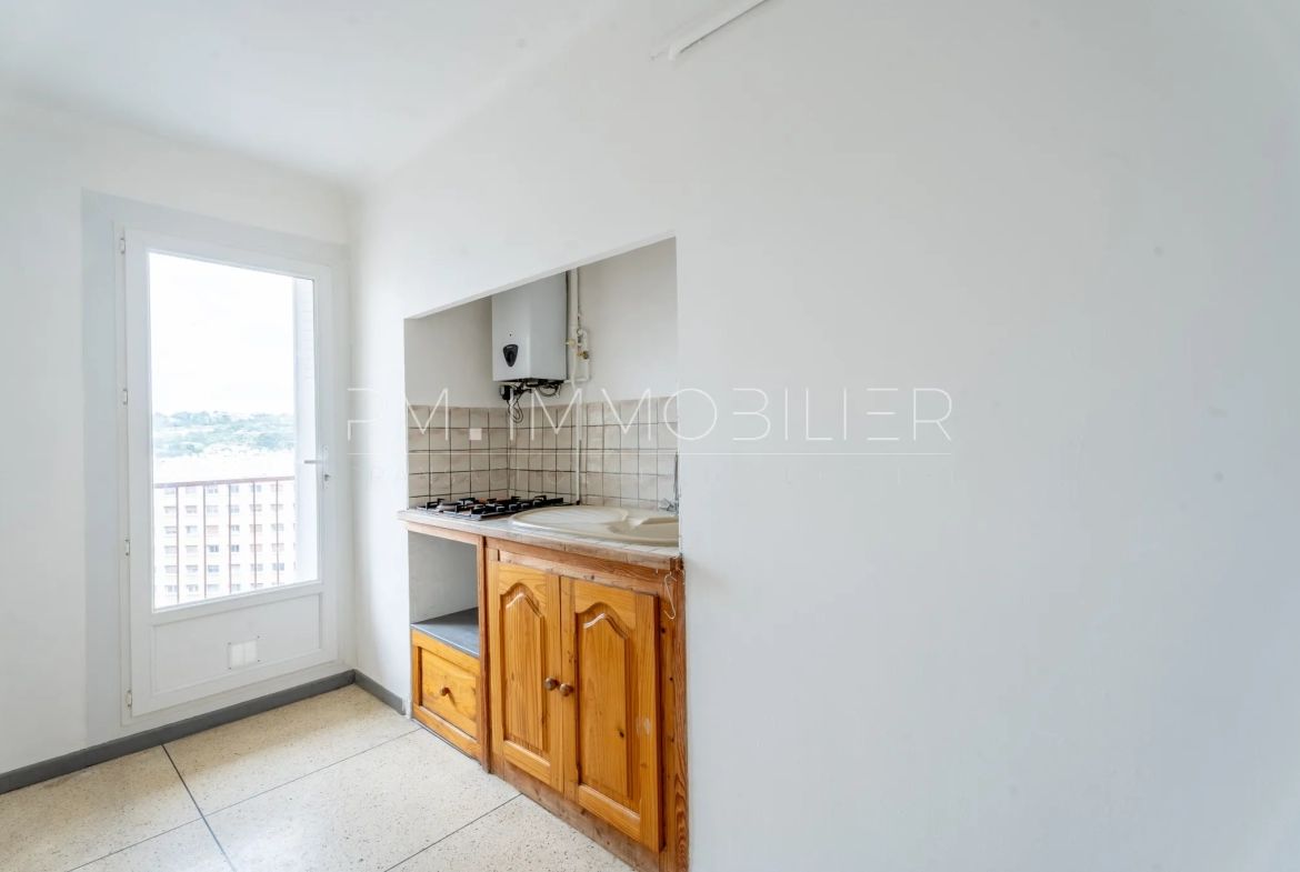 Appartement avec terrasse et vue panoramique à Marseille 13ème 