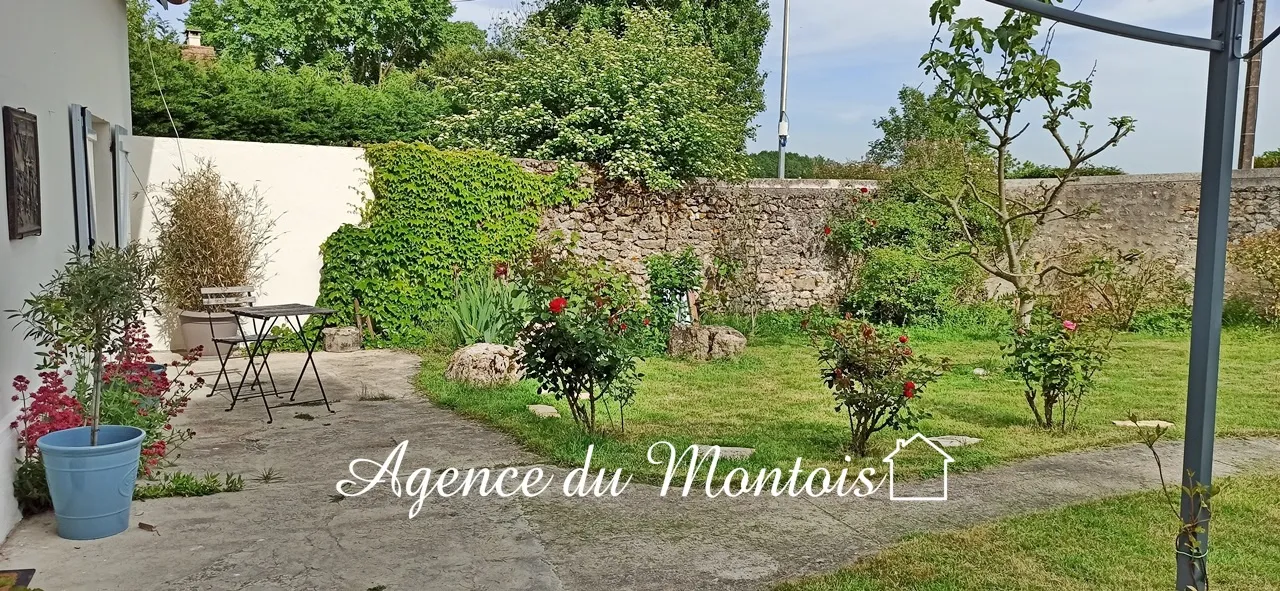 Maison de Campagne à Donnemarie Dontilly 