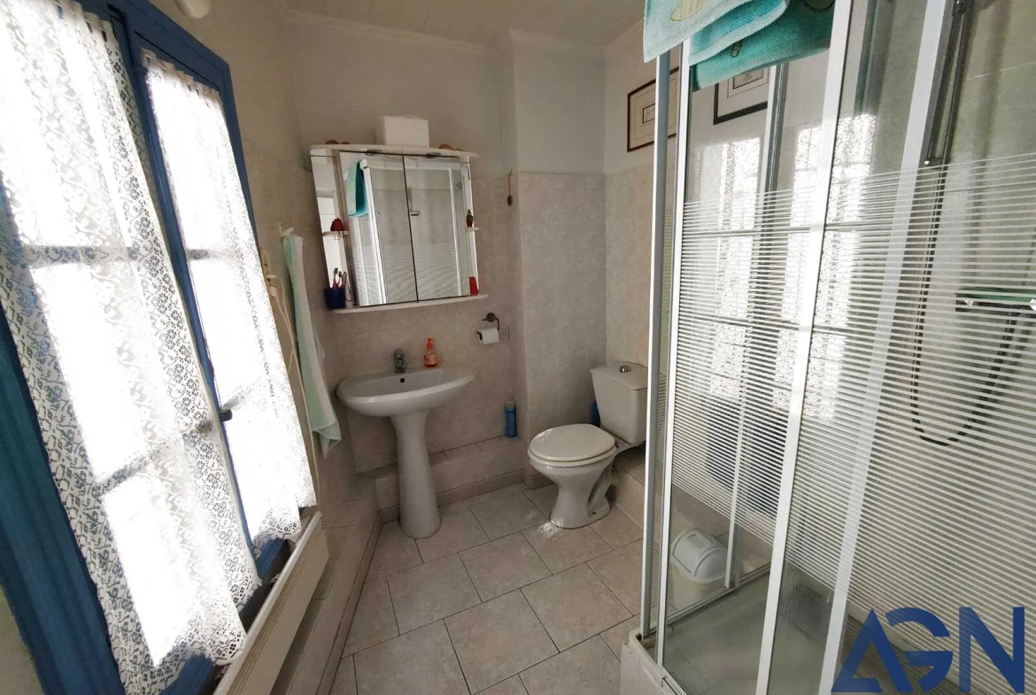 À VENDRE :Triplex au Centre Ville d'Agde, Proche des Berges de l'Hérault 