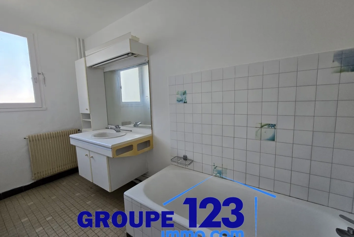 Appartement spacieux avec balcon et parking à Auxerre 