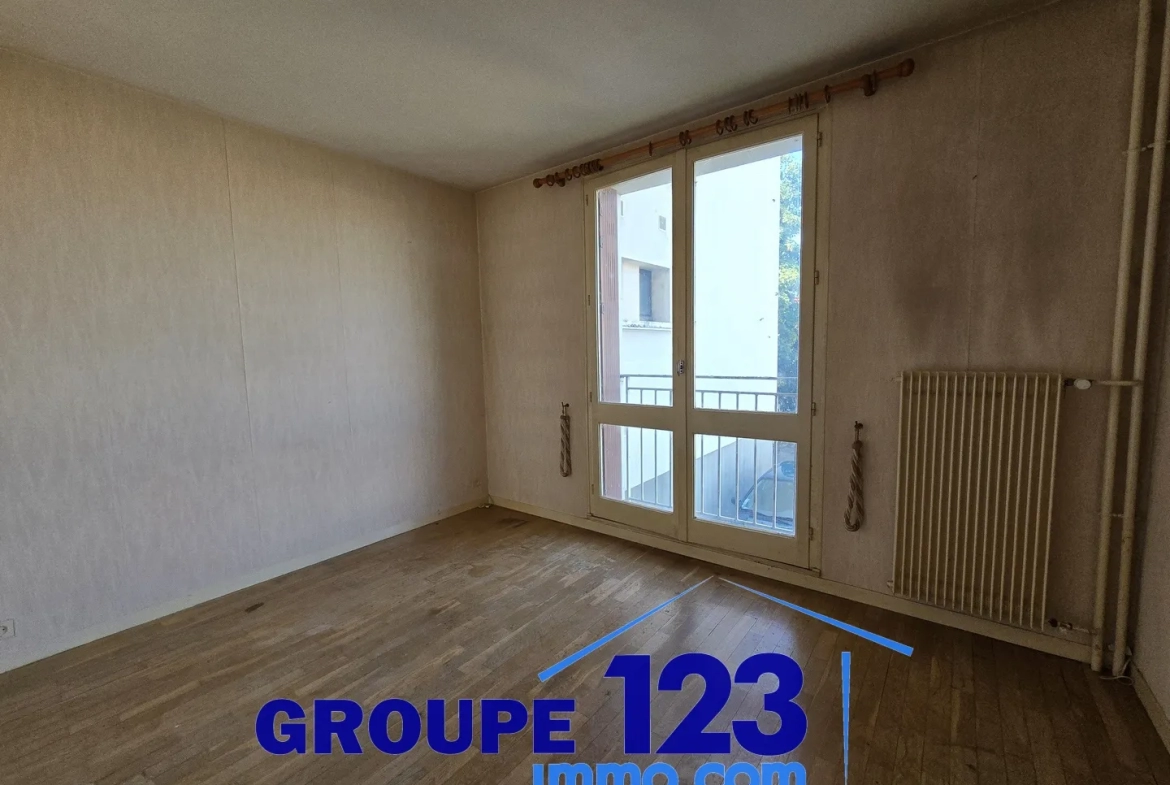 Appartement spacieux avec balcon et parking à Auxerre 