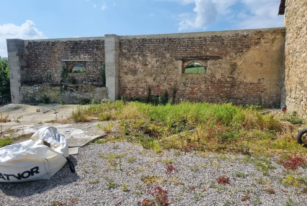 Terrain de 160 m2 avec projet de maison loft à Wierre-Effroy 