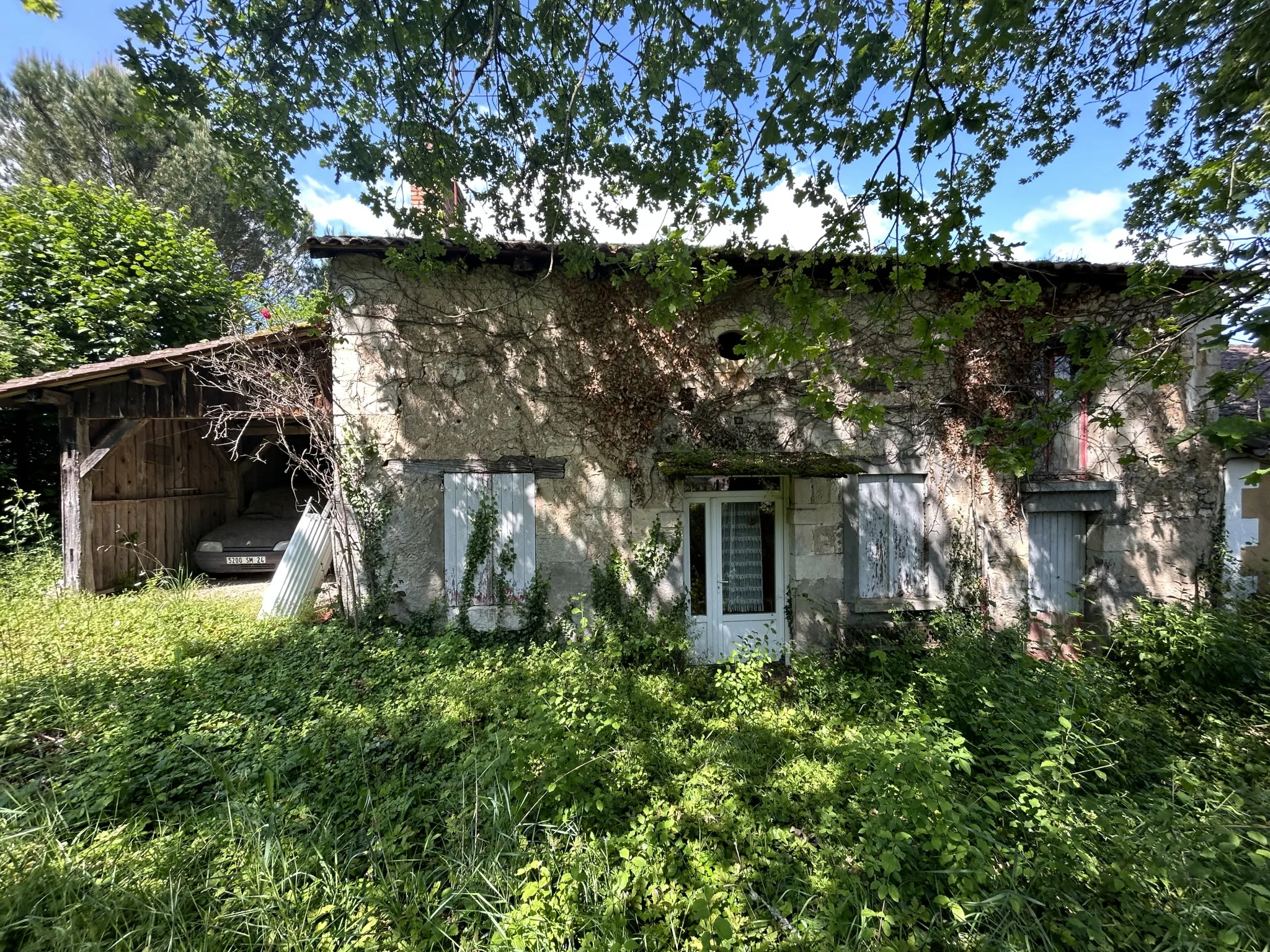 Maison en Pierre à Rénover - Antonne et Trigonant 