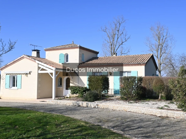 Belle maison traditionnelle avec 4 chambres à Ste bazeille