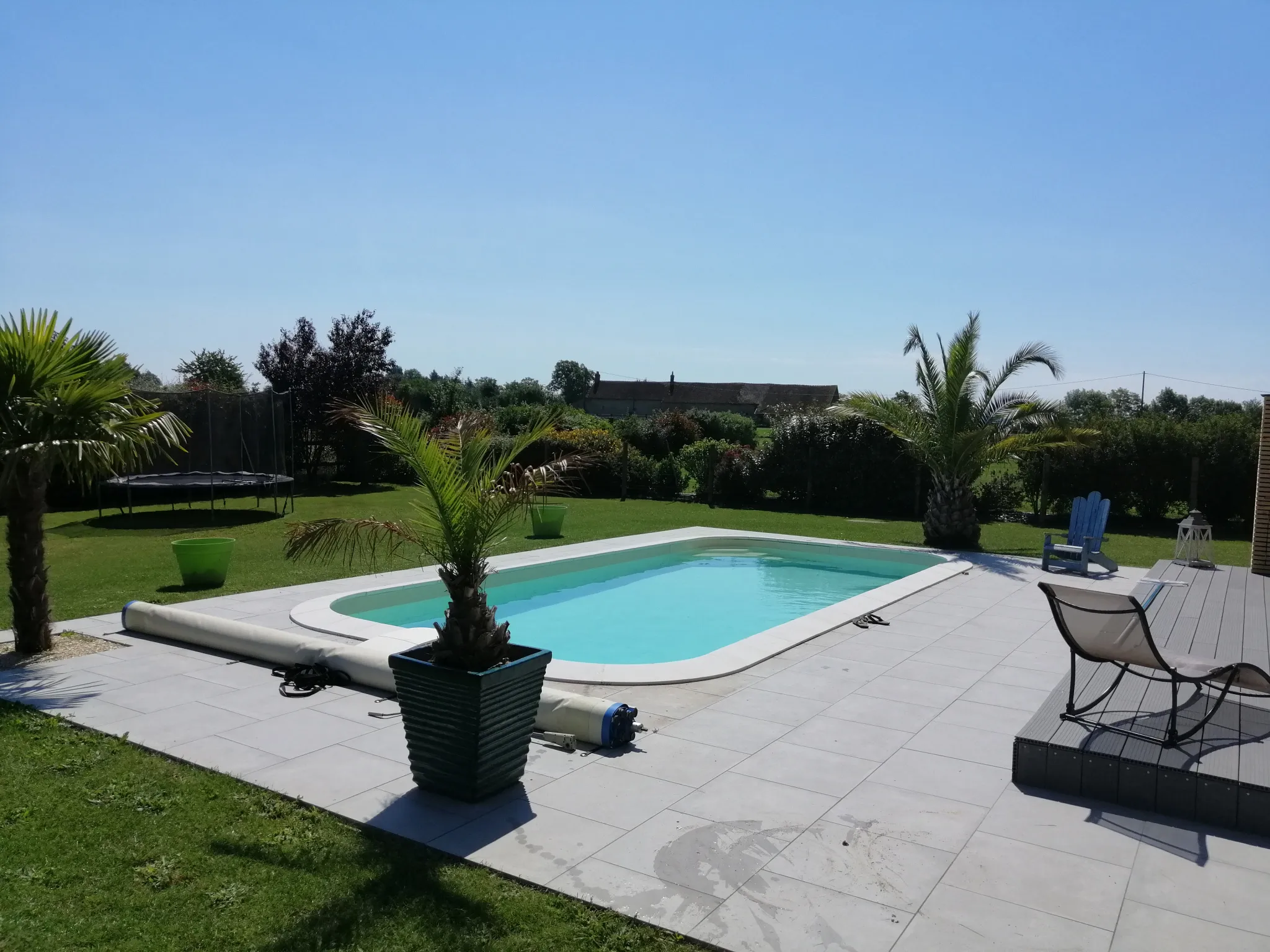 Pavillon avec Piscine et Studios à Semalle 