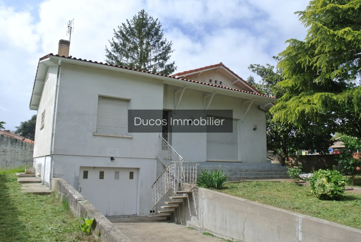 Maison plain pied à rénover avec jardin à Marmande 