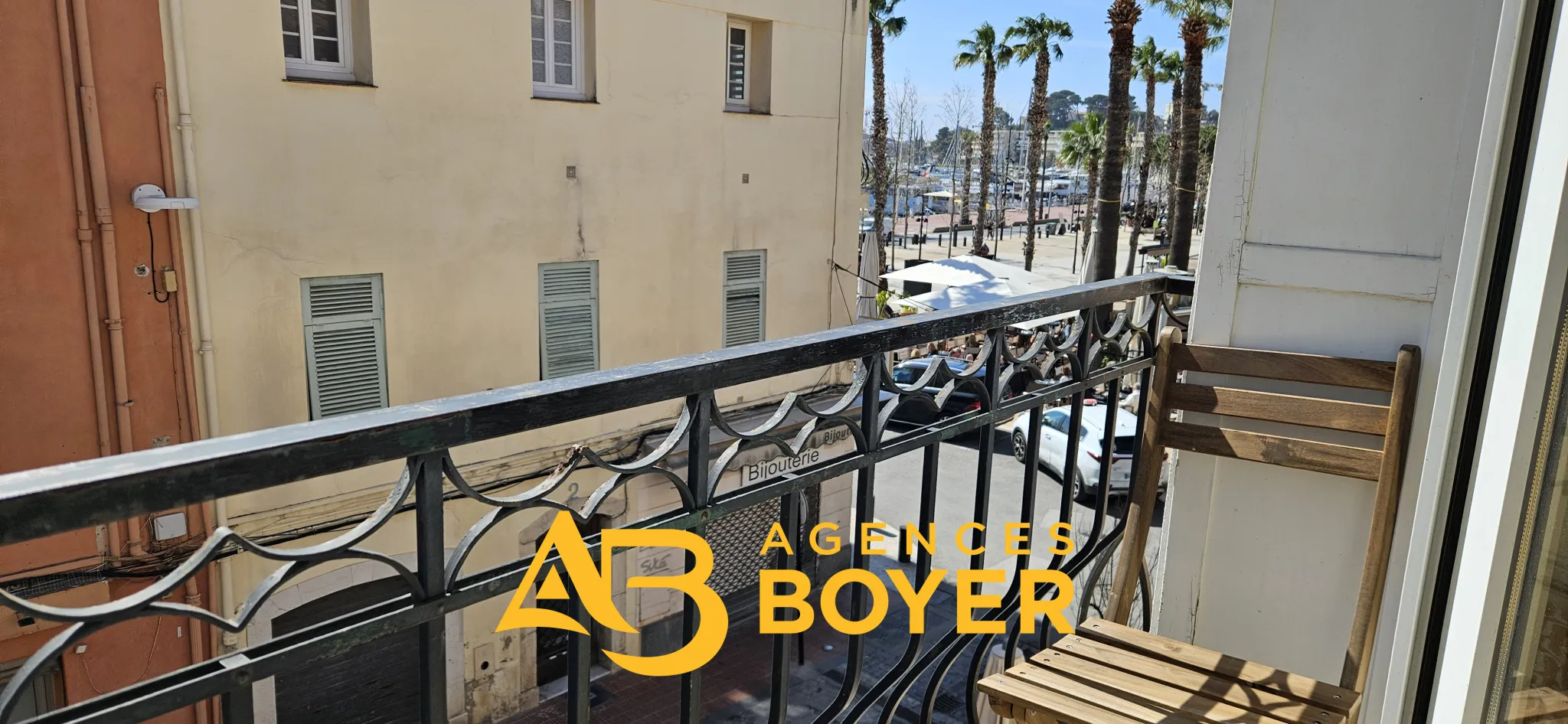 Appartement T3 lumineux sur le port de Bandol 