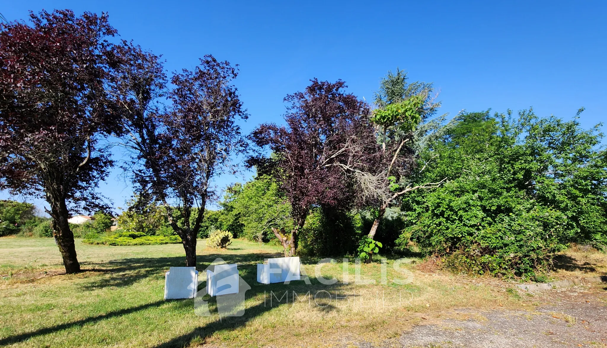 Maison Spacieuse et Lumineuse avec Parc Arboré à La Rochette 