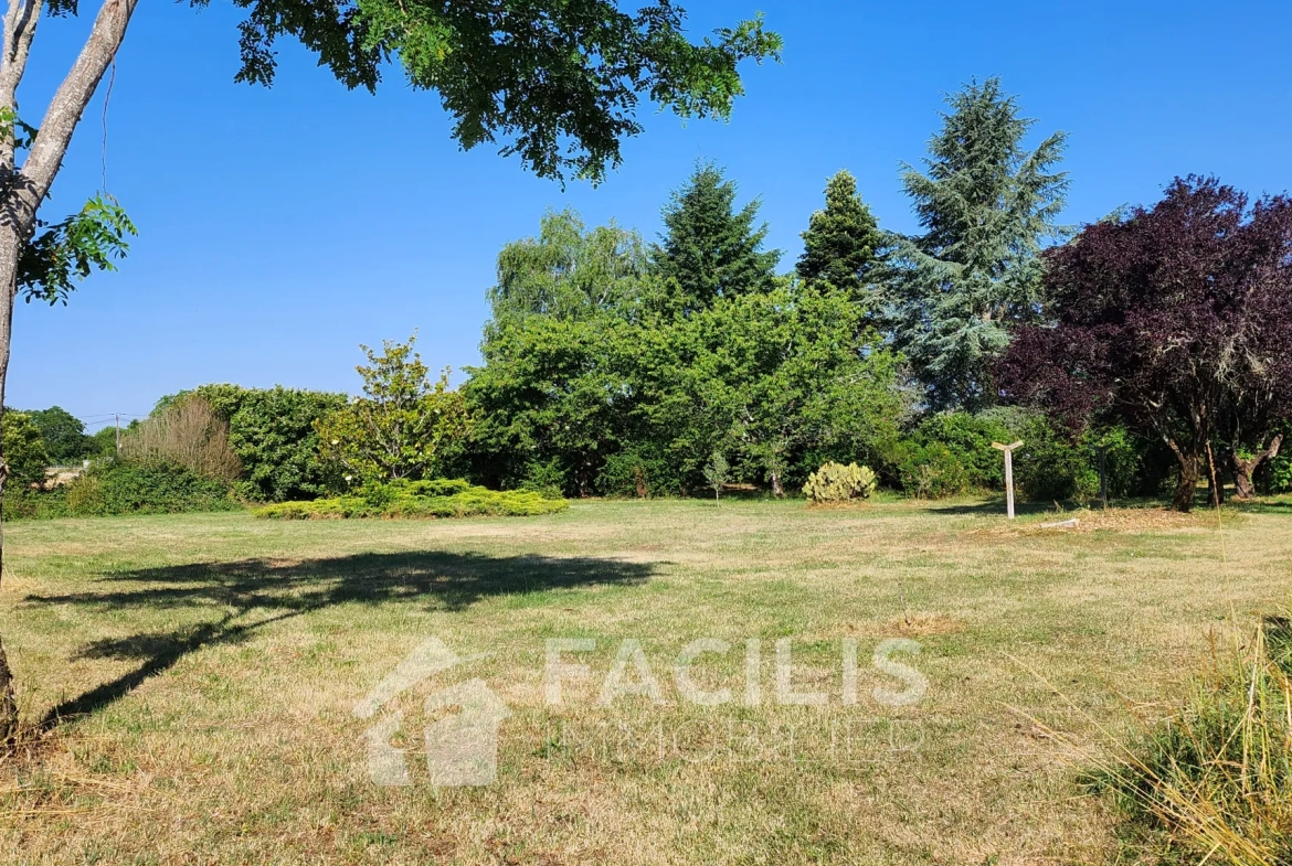 Maison Spacieuse et Lumineuse avec Parc Arboré à La Rochette 