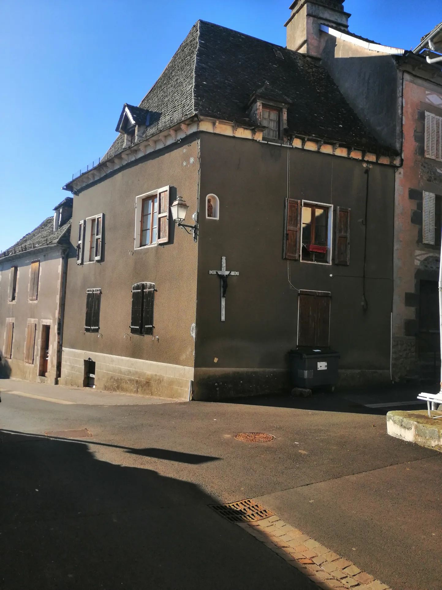 Maison de 136m2 avec possibilité de 3 logements à Pleaux 