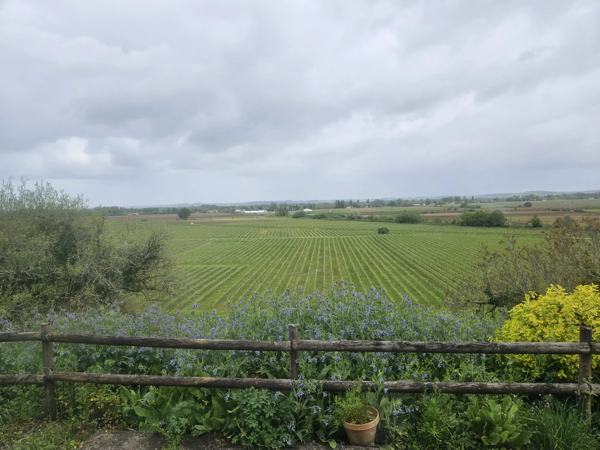 Belle Longère avec Dépendances à St Vincent de Pertignas 