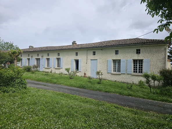 Belle Longère avec Dépendances à St Vincent de Pertignas