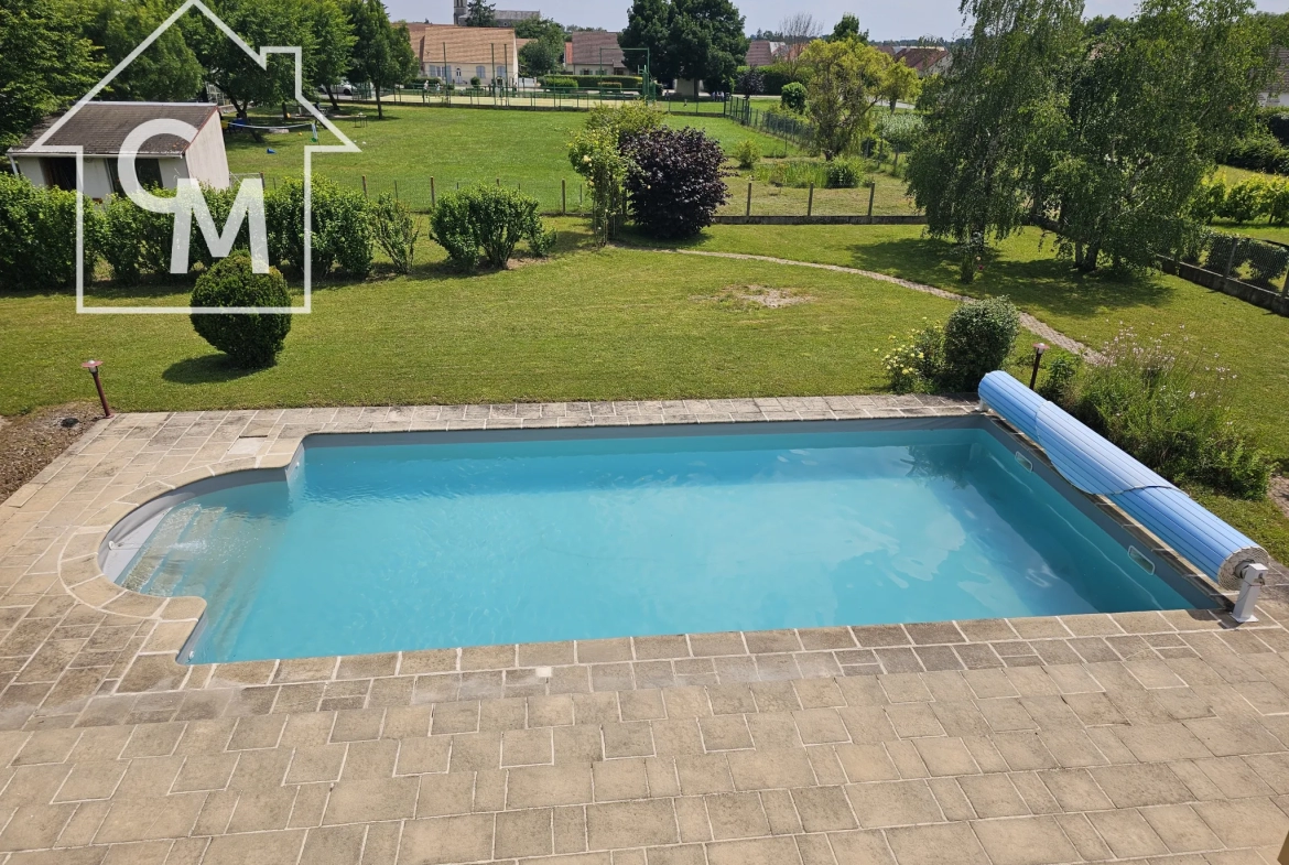 Spacieuse maison 127 m2 avec piscine à Cormeray 