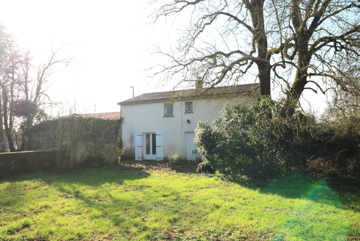 Maison à Saint-Savinien avec Jardin et Garage 