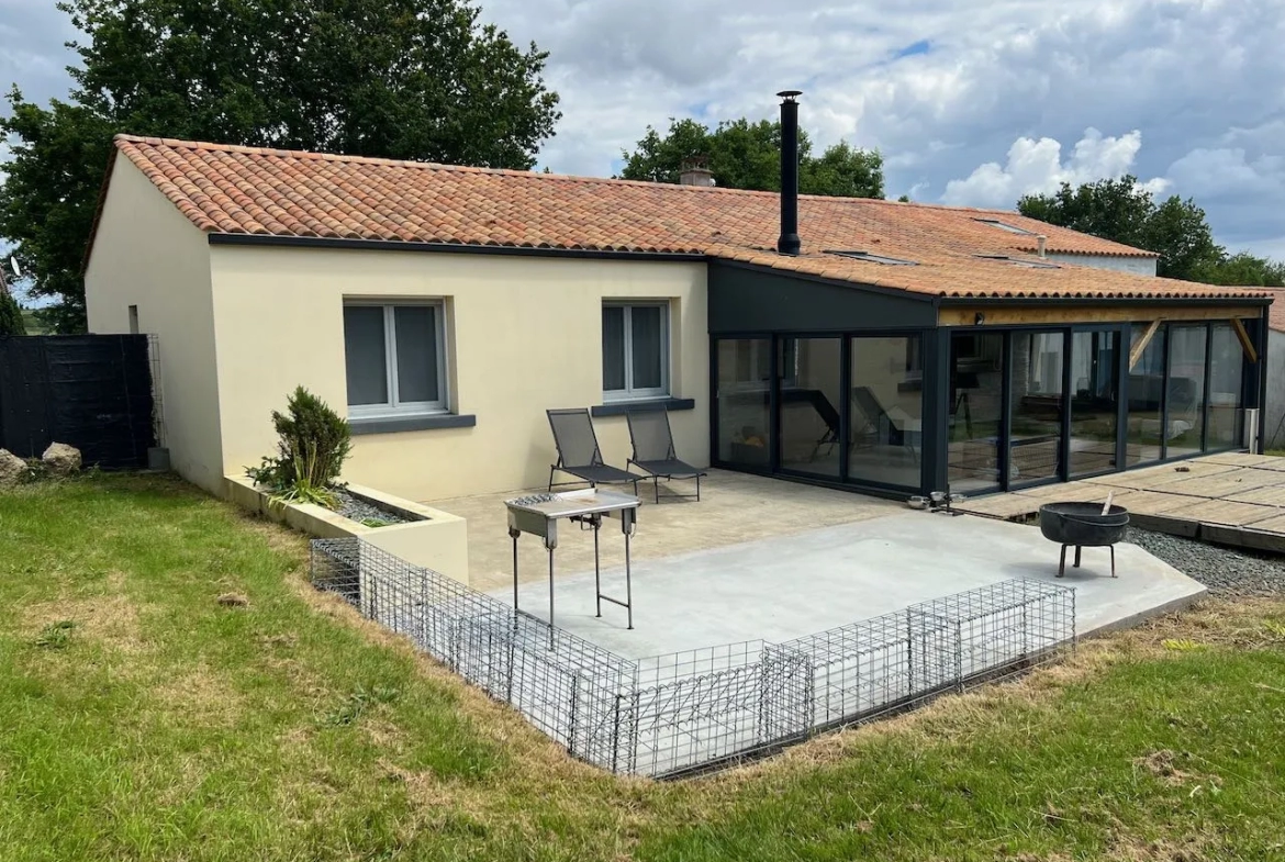 Maison Moderne de Plain-Pied avec Véranda à St Martin Lars en Ste Hermine 