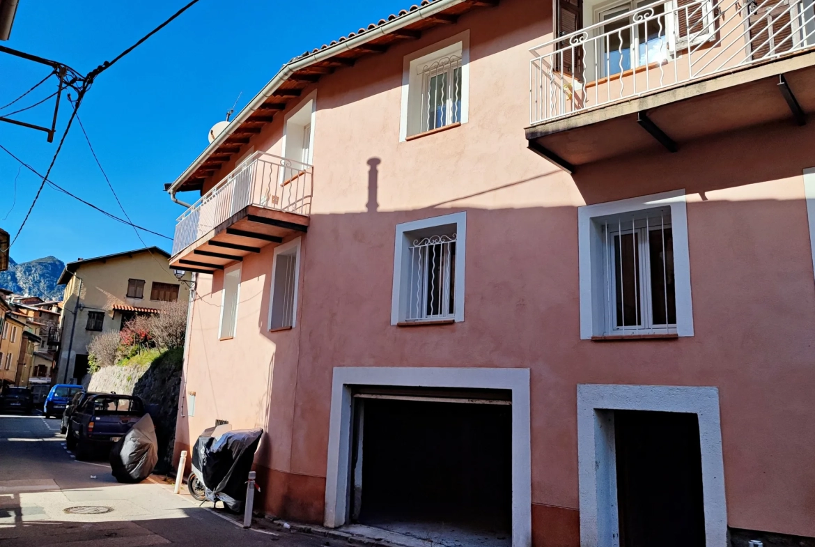 Maison de Village Indépendante à Belvédère avec Jardin Potager 