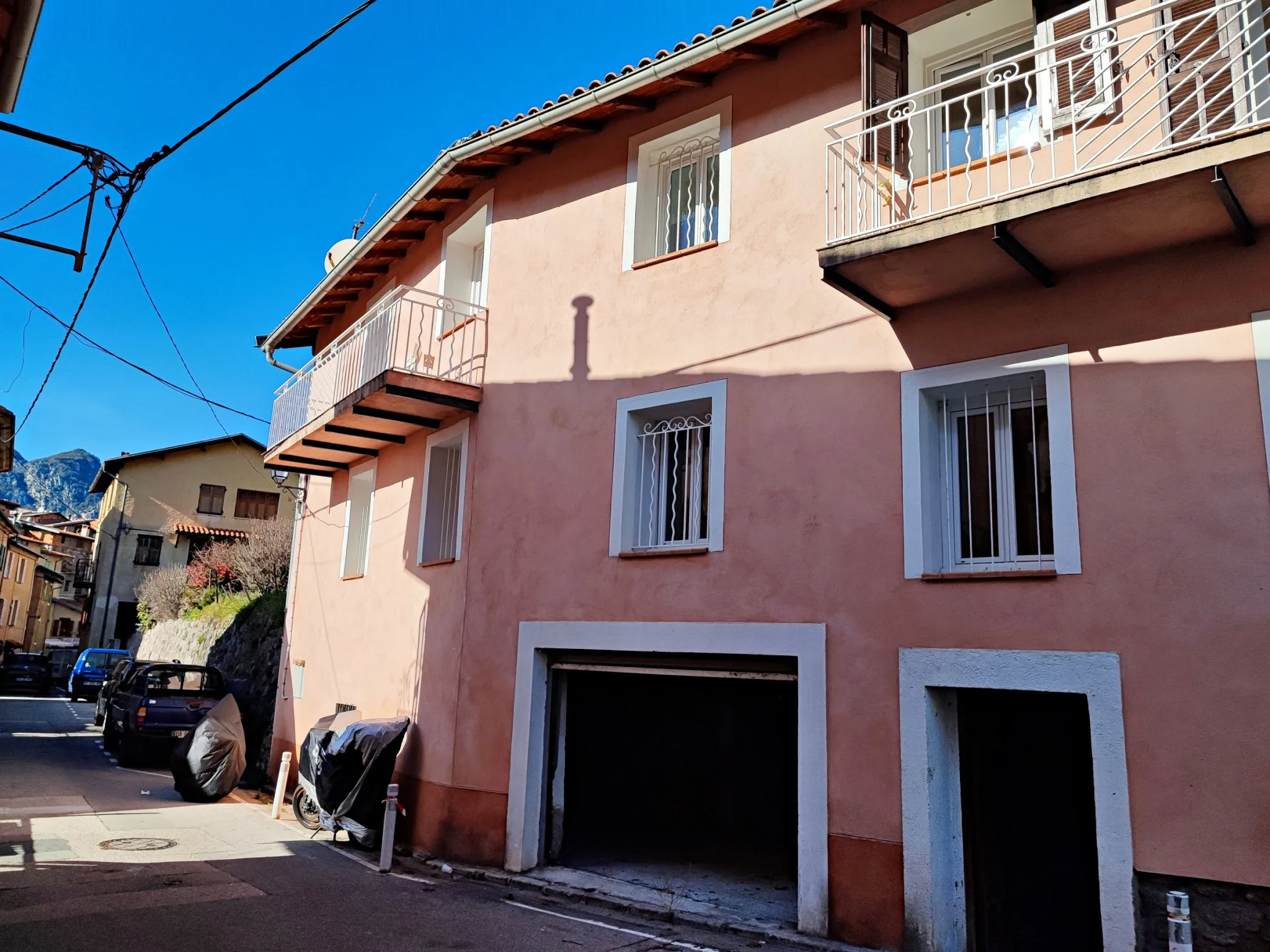 Maison de Village Indépendante à Belvédère avec Jardin Potager 