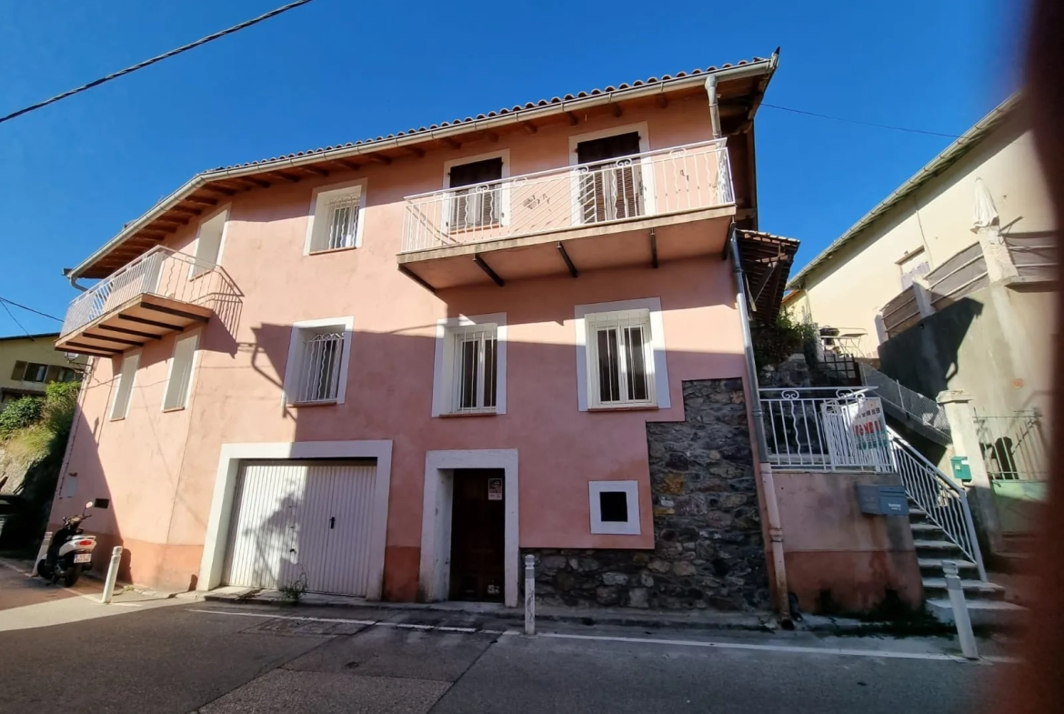 Maison de Village Indépendante à Belvédère avec Jardin Potager 