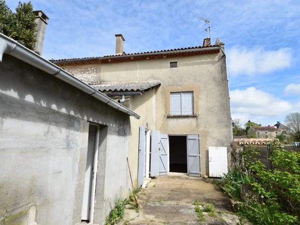 Maison de village avec jardin à Pranzac