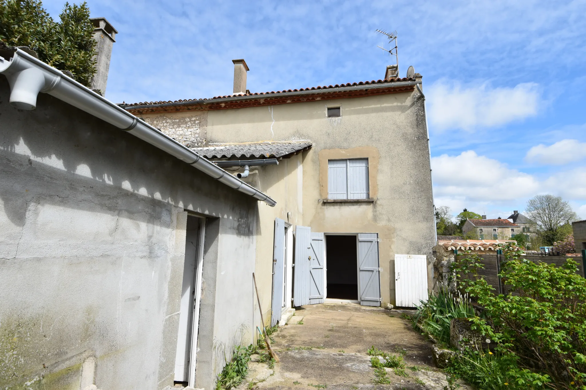 Maison de village avec jardin à Pranzac 