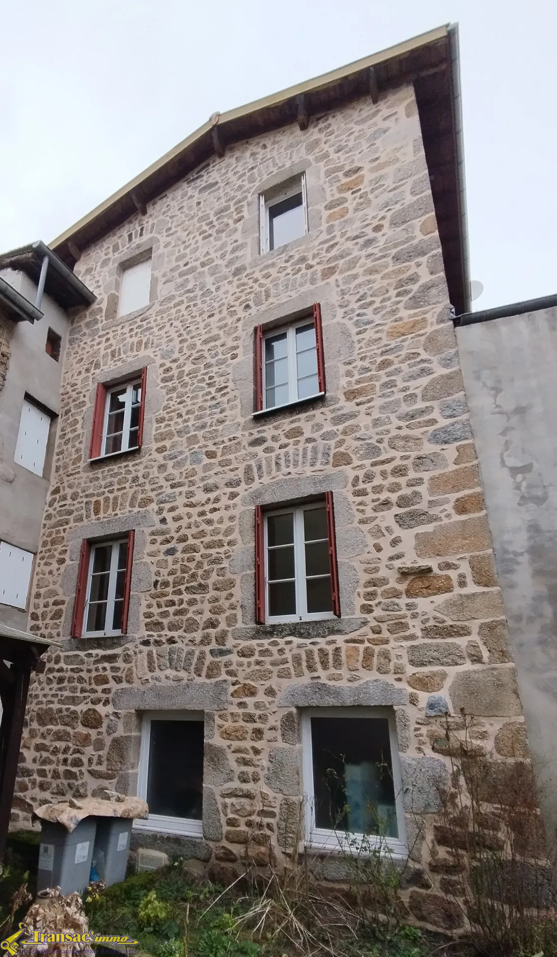 Maison de ville à Thiers avec 5 chambres 