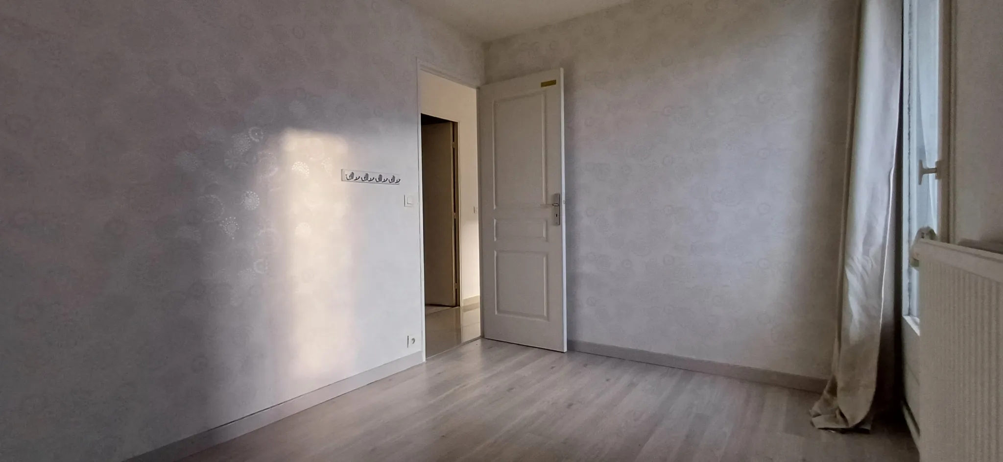 Spacieux Appartement de 3 Pièces à Cergy 