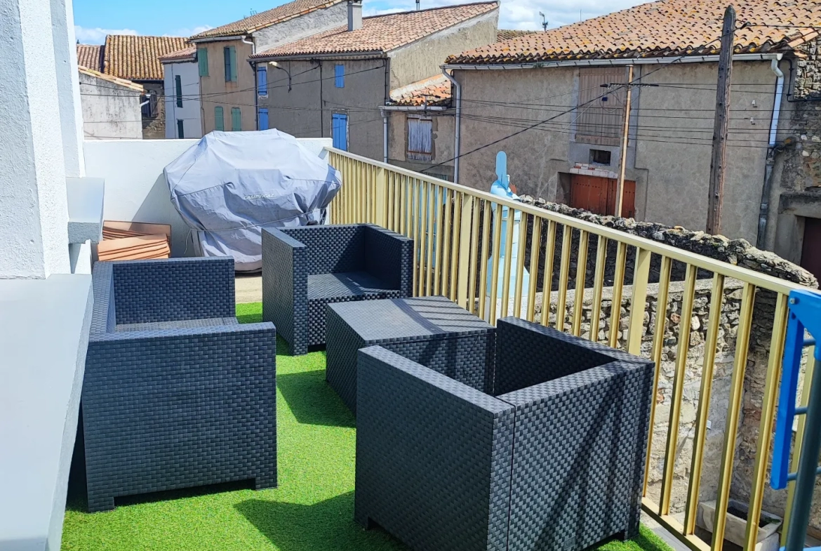 Maison rénovée avec cour, garage et terrasse à Azille 