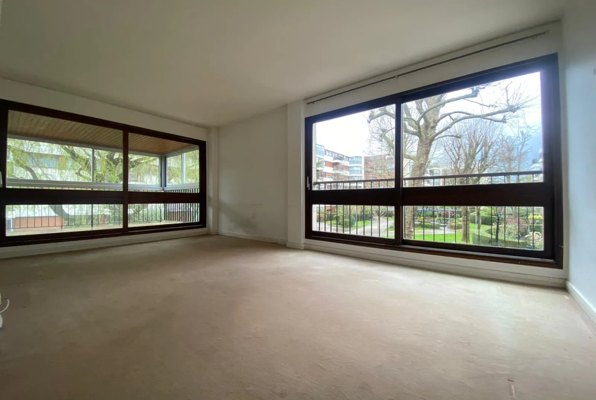 Appartement Lumineux avec Piscine - Le Chesnay 78150 