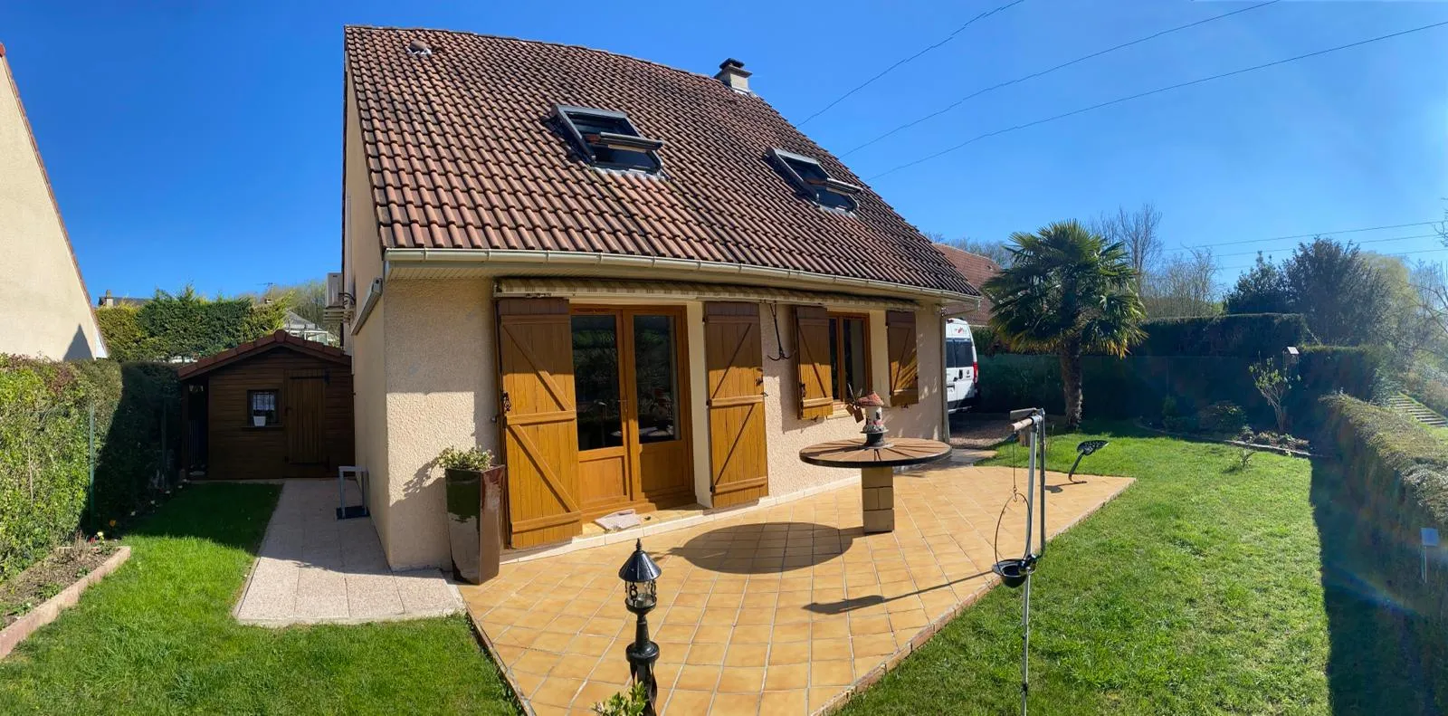 Maison de 90m2 à MANTES LA VILLE avec jardin et climatisation 